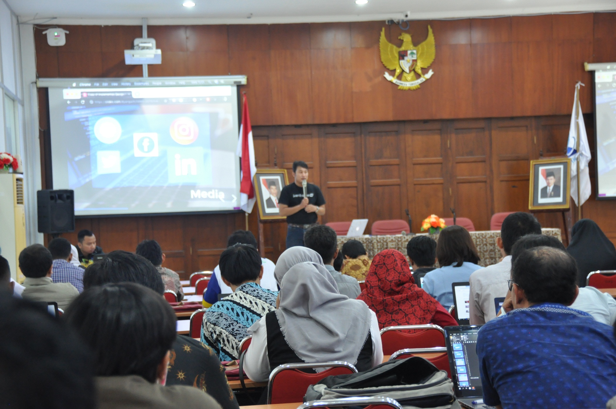 BIMBINGAN TEKNIS PENGELOLAAN WEBSITE LLDIKITI WILAYAH V BAGI ADMIN PERGURUAN TINGGI