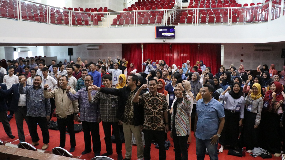 ESQ Quantum Excellence Ã¢â‚¬Å“Menuju Mahasiswa Apik dan UnggulÃ¢â‚¬Â