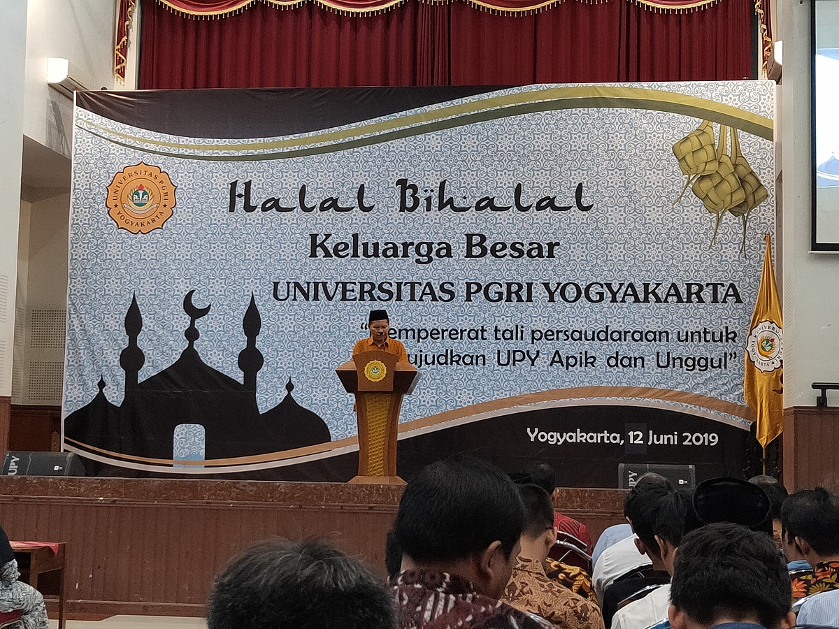 Keluarga Besar UPY awali Hari Kerja Pertama Dengan Syawalan