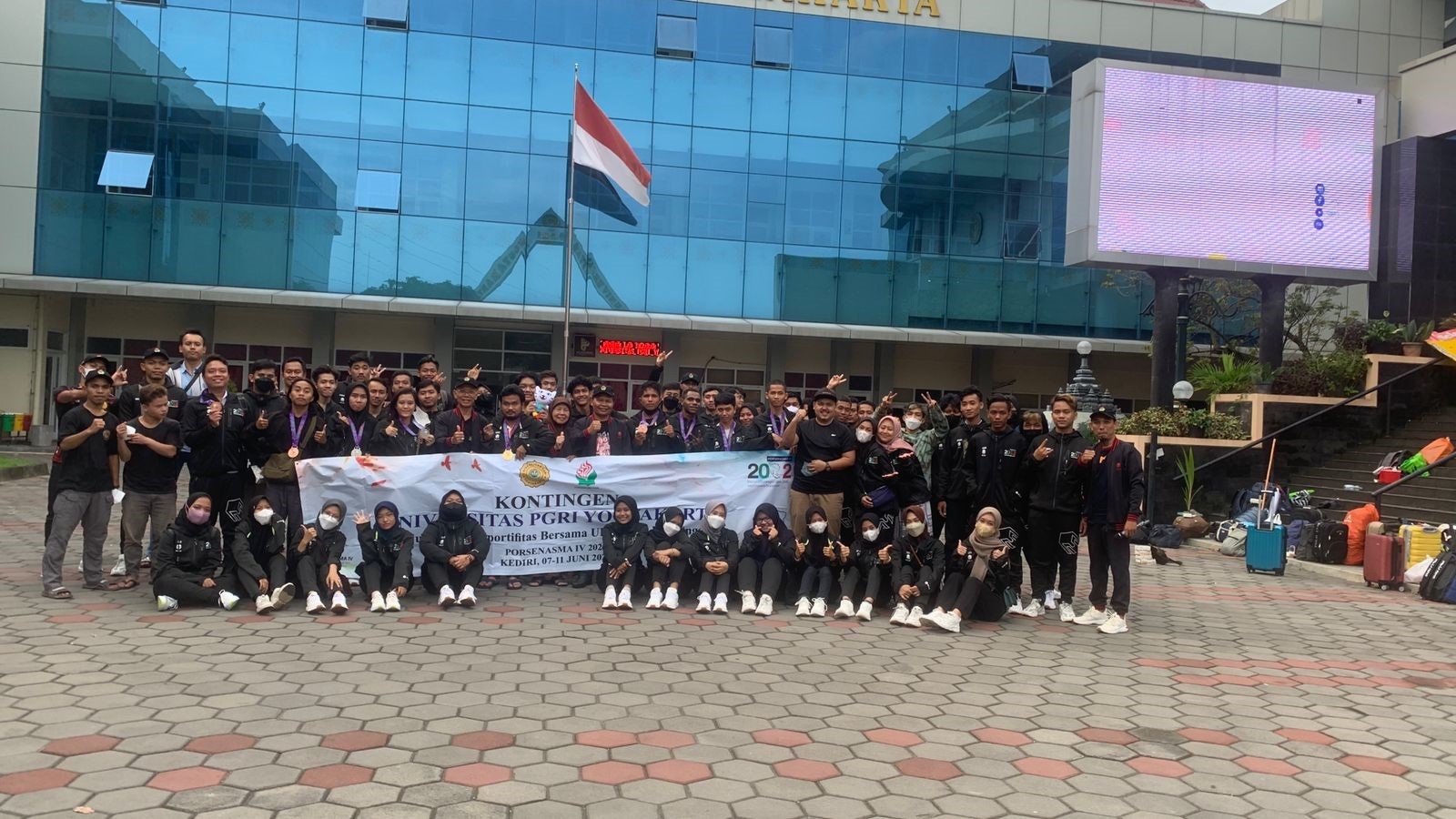 Kontingen Universitas PGRI Yogyakarta (UPY) Raih Berbagai Prestasi di Ajang Porsenasma IV Kediri