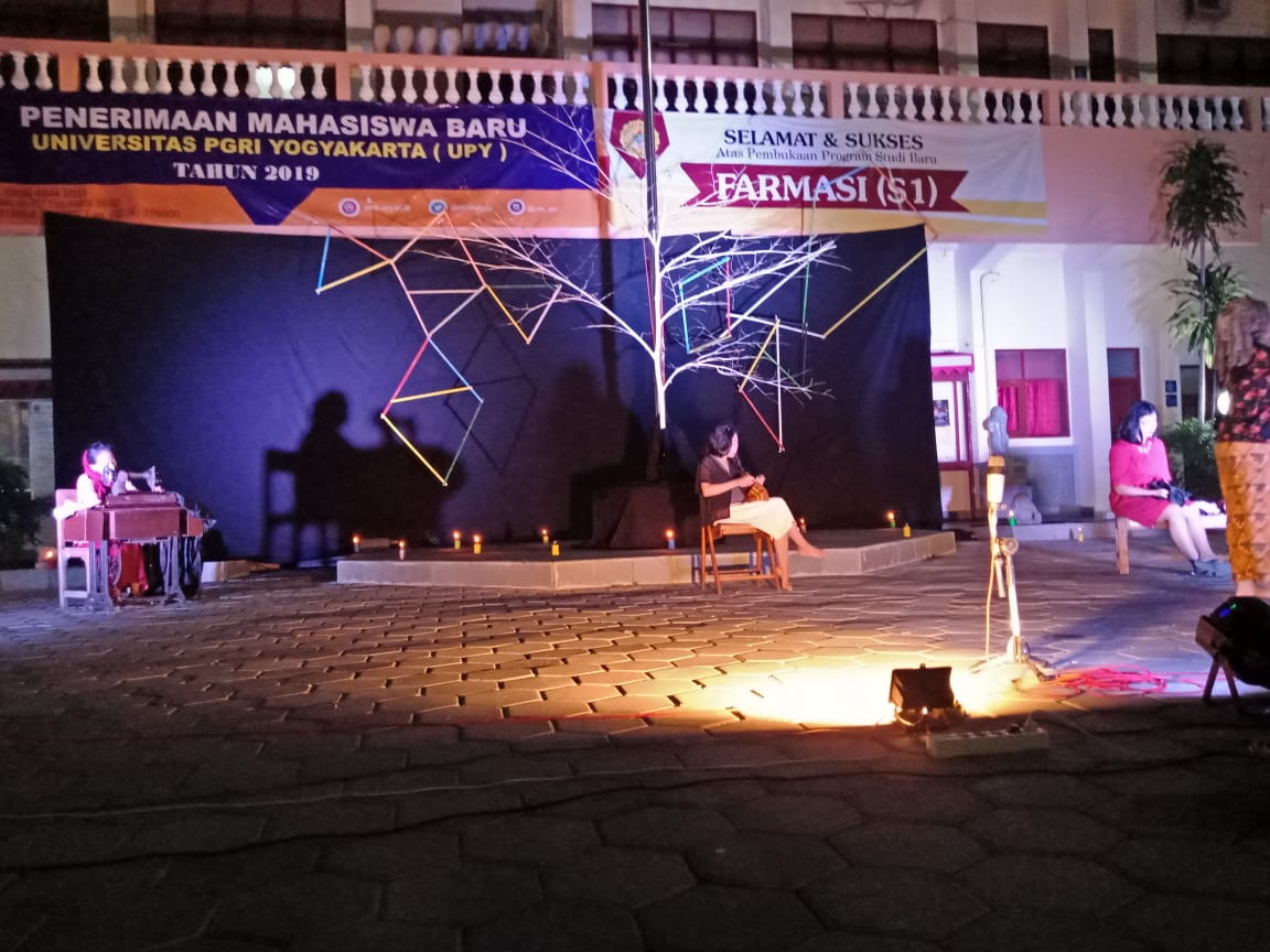 Teater Topy UPY : Mencari Drupadi Dalam Rahim Kartini