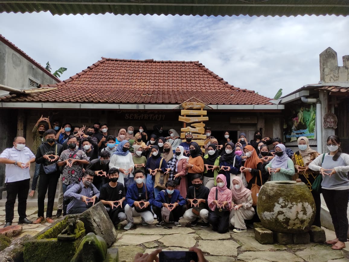 WAJIB KUNJUNG MUSEUM WAYANG BEBER SEKARTAJIE DAN MUSEUM COKELAT MONGGO